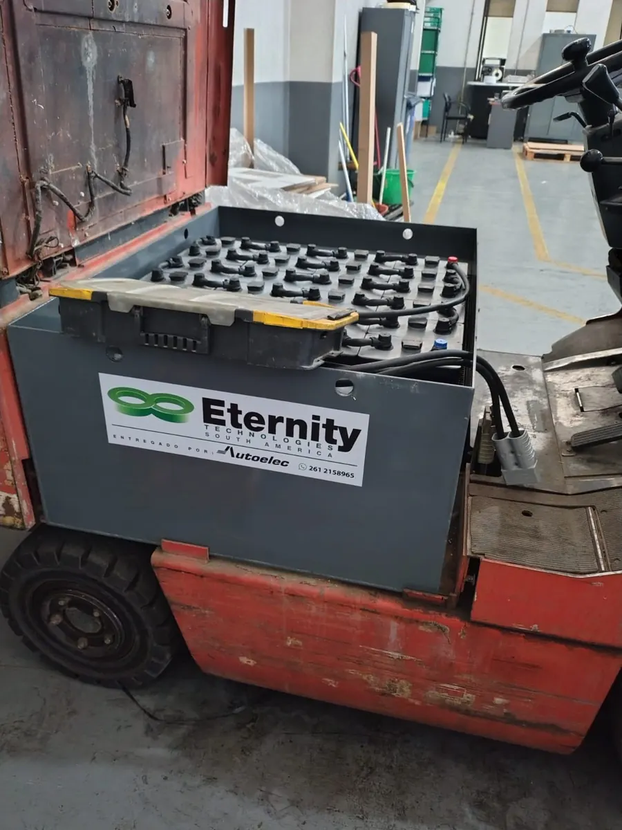 Batería de tracción montada en un autoelevador